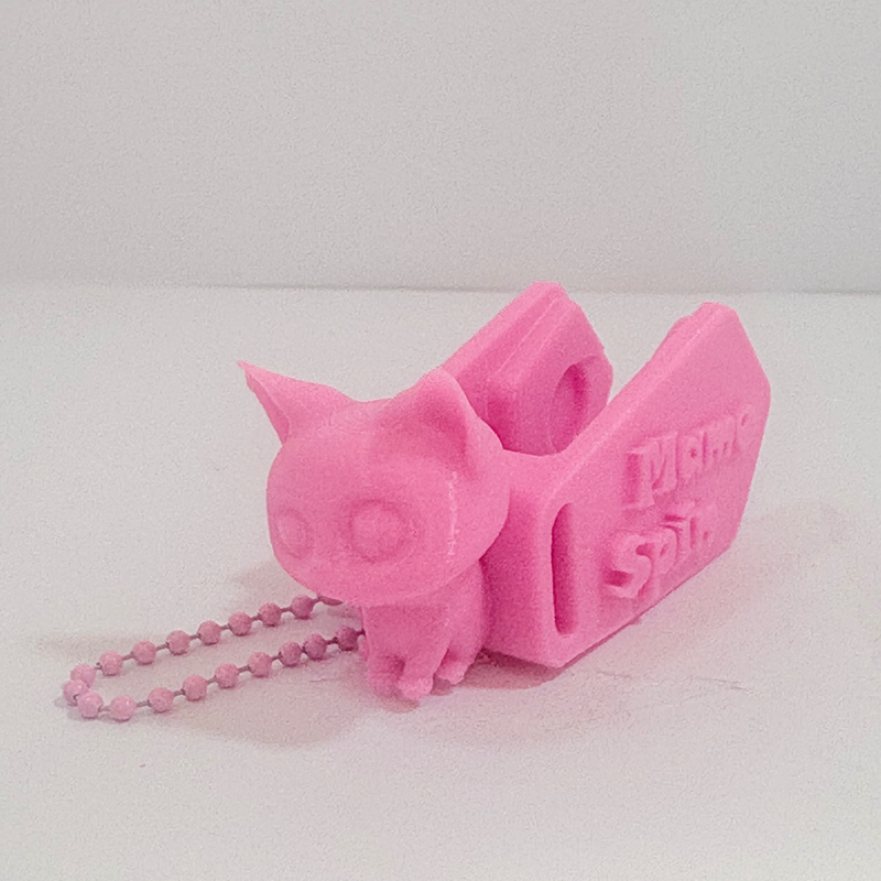 MamoSpin Mizu — gatinho rosa de lado, mostrando o prendedor Mamo Spin